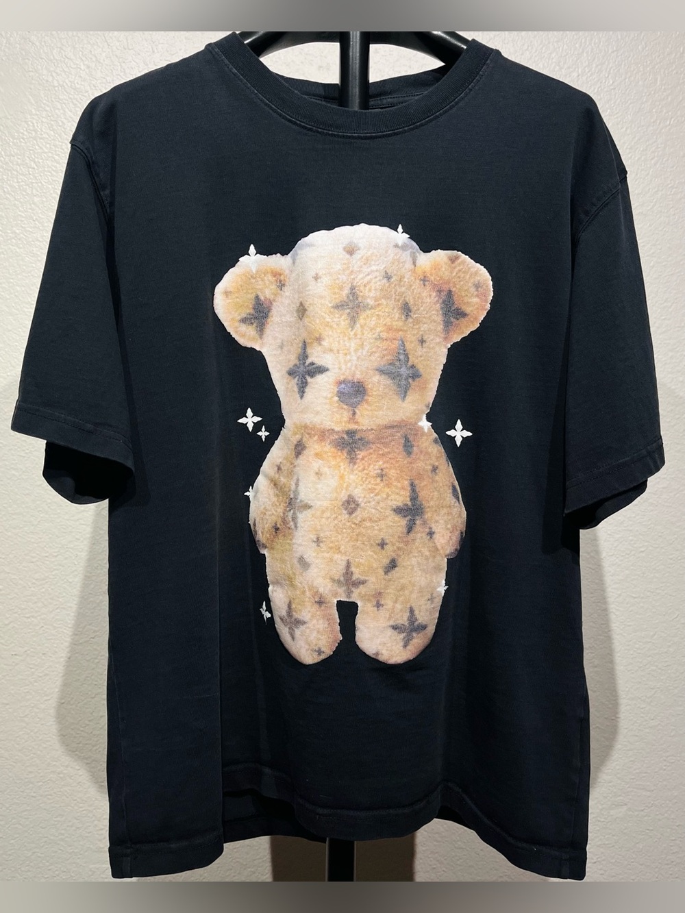 Lesavril de Vetements Black T-Shirt with Plush Teddy Graphic - Size M (Men’s)